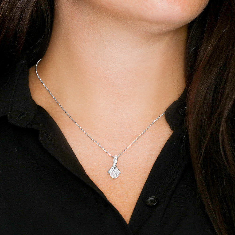 To My Mom – Allure Necklace Gift Set 💖